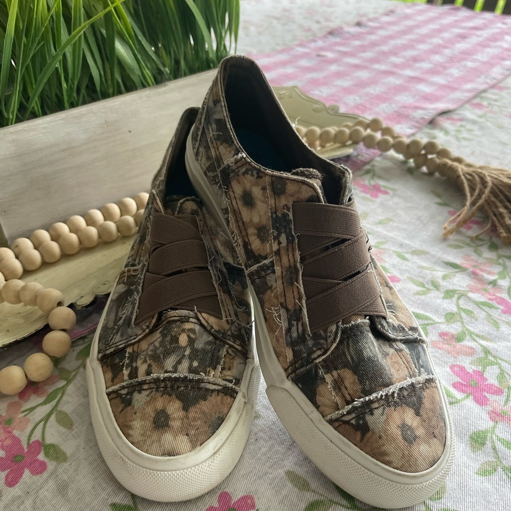 Camouflage Blowfish Sneakers